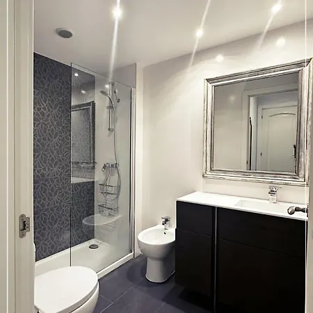 Fira Gran Via Ii Homestay