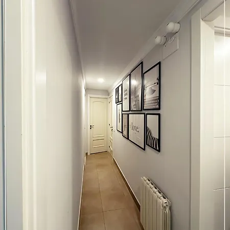 Fira Gran Via Ii Homestay